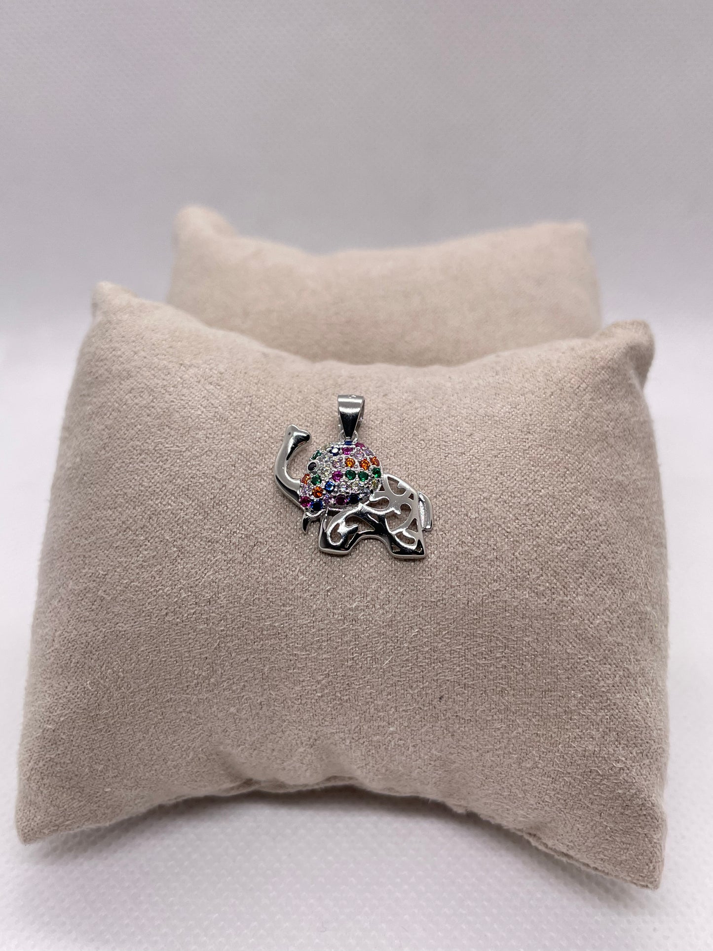 Ciondolo in argento con elefante